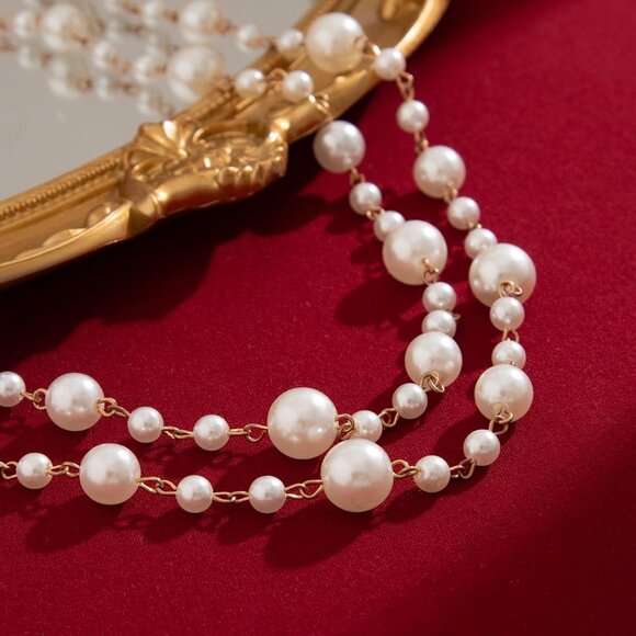 Feminine Gold Faux Pearl Necklace - Adjustable Long Design with Lobster Clasp - Picture 6 of 7